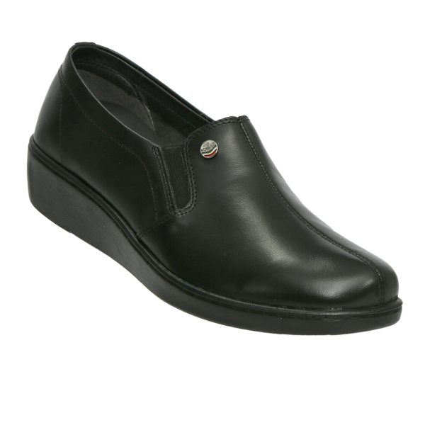 Calzado Romulo | Zapato en cuero cerrado para mujer de la marca Calzado Romulo. Ref. 2033