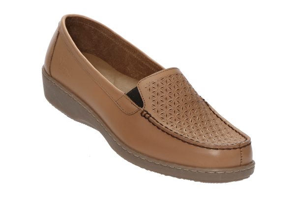 Calzado Romulo | Zapato en cuero cerrado para mujer de la marca Calzado Romulo. Ref. 2257